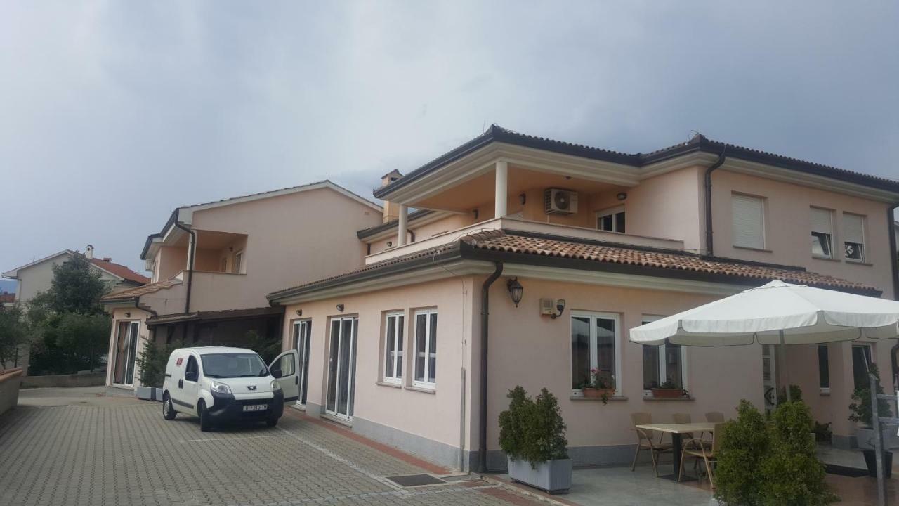 Apartment Dora Rijeka Luaran gambar